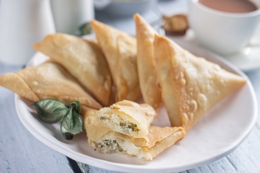 [12]  Frozen Cheese Sambosa